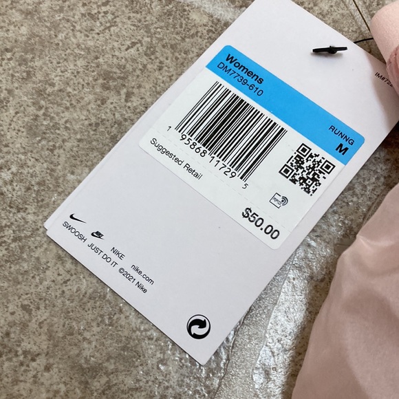 Nike Running Shorts - Picture 6 of 9